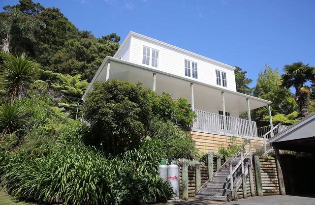 Bush clad oasis in the heart of Paihia