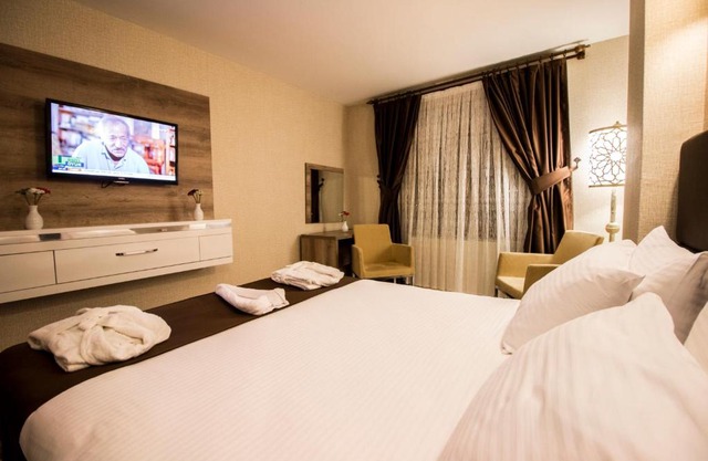 Business Han Hotel