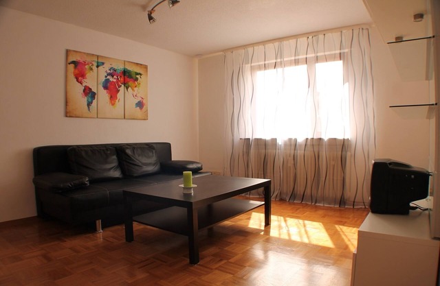 Business or vacation, central 80sqm apartment near Bosch/Porsche/Daimler