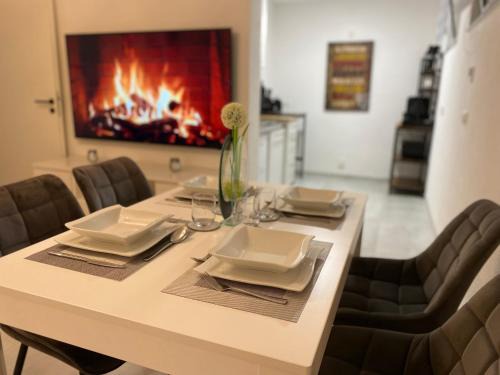 Business Suite 04 mit Parkplatz & Balkon, Terrasse & Fußbodenheizung, Netflix Premium, Zentral zu Audi & Schwarz Gruppe
