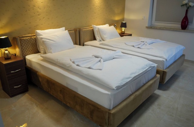 Business & Trade Fair Apartment - Fitters - 2 rooms - Balcony - Kitchen - NO2