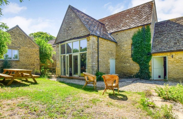 Butts Farm - sleeps 12 guests in 5 bedrooms