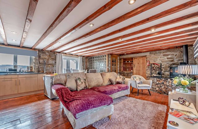 Bwlch Farm Barn - Two Bedroom House, Sleeps 4