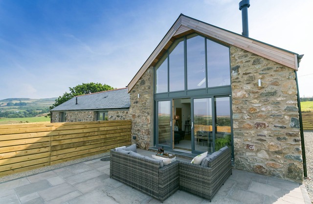 Bwncath - a coastal that sleeps 6 guests in 3 bedrooms