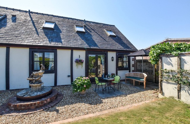 Bwthyn Banw - One Bedroom House, Sleeps 2
