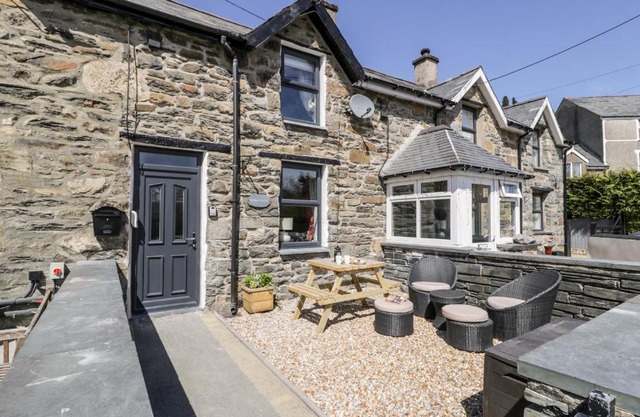 Bwthyn Ger Afon Riverplace Cottage