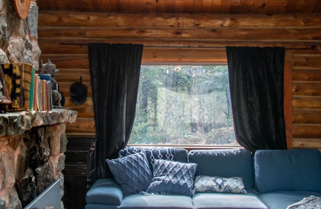 By Nordik Spa/Gatineau Park! Waterfront Cabin17min to Ottawa. SUP+canoe+kayaks!