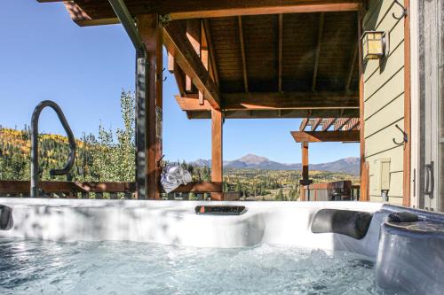 Byers Peak Mountain Escape – Winter Park Retreat with Scenic Views