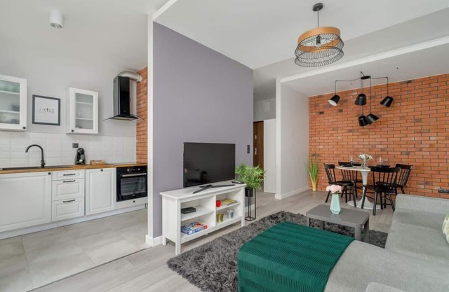 Byka 3 | Contemporary Apartment | Parking