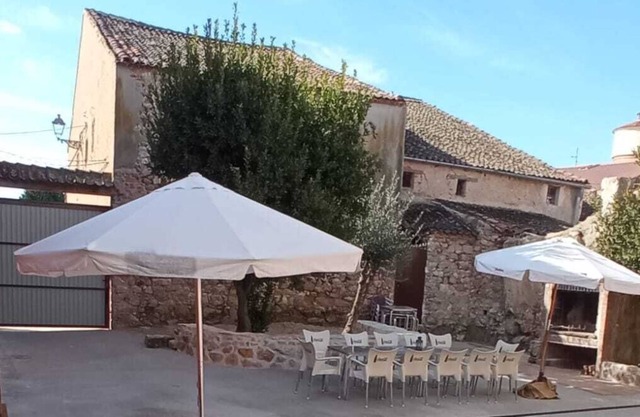 Cómoda Casa a 15 Min. de Segovia