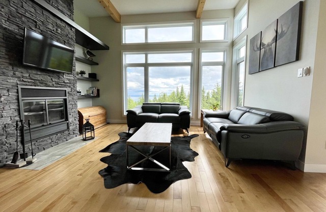 Chalet La Watch