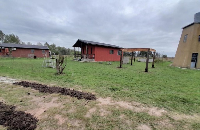 Cabaña con piscina en las afueras de la ciudad