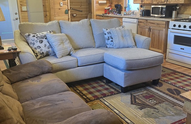 Cabin 3 Lakeview, Pet Friendly, Shared Sauna-Hot Tub, Patio on the lake