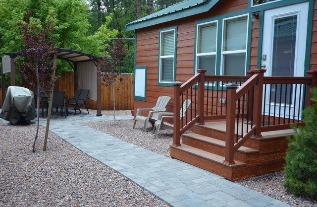 Cabin #6 is a 2 bedroom, 1 & 1/2 bath, 2-flat screen tv's. Overlooks the creek.