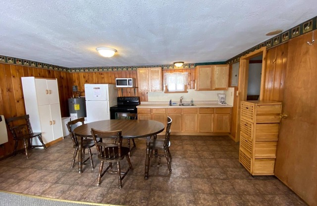 Cabin 7 Family Friendly Resort