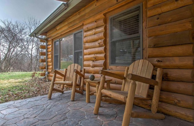Cabin by the River Visited by Treehouse Masters!