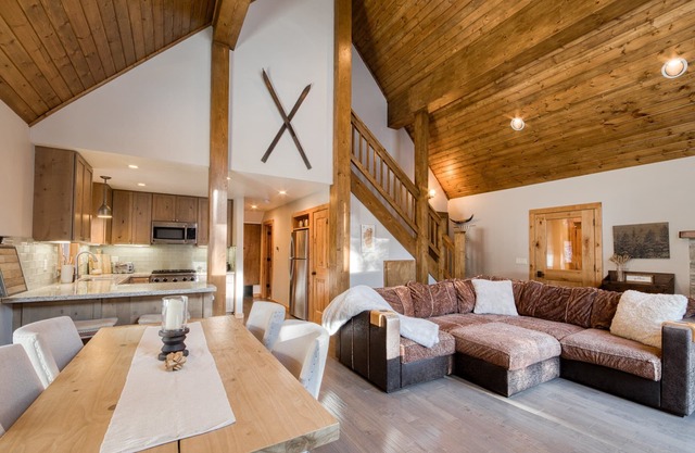 Cabin Fever at Tahoe Donner by Tahoe Getaways - All New with Hot Tub & HOA