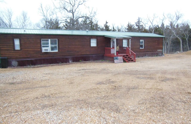 CABIN IN THE WOODS , FAMILY AND PET FRIENDLY