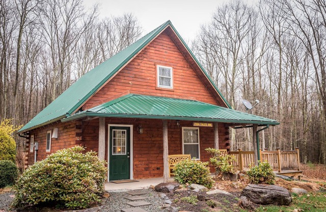 Cabin in the Woods - Near Ricketts Glen - With Many Modern Amenities