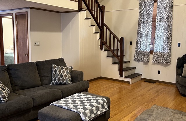 Cabin joins Lost River State Park! Convenient to most popular hiking trail.