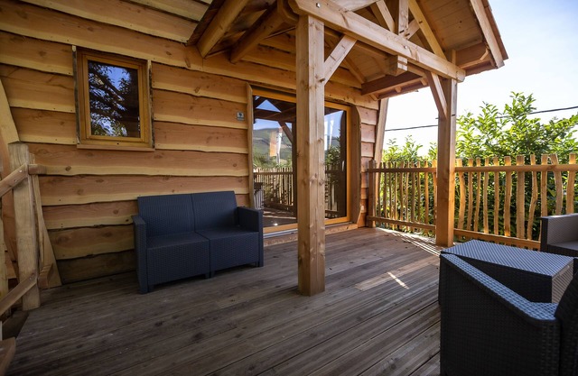 Cabin located in a natural environment, located between sea and mountain.