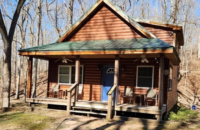 Cabin near Meramec River & Maramec Spring Park - Private Vacation Cabin