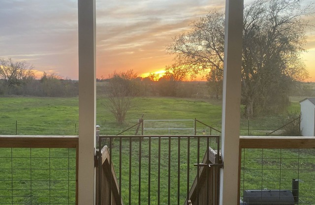 Cabin on 15 acres close to Austin with access to all central Texas has to offer.