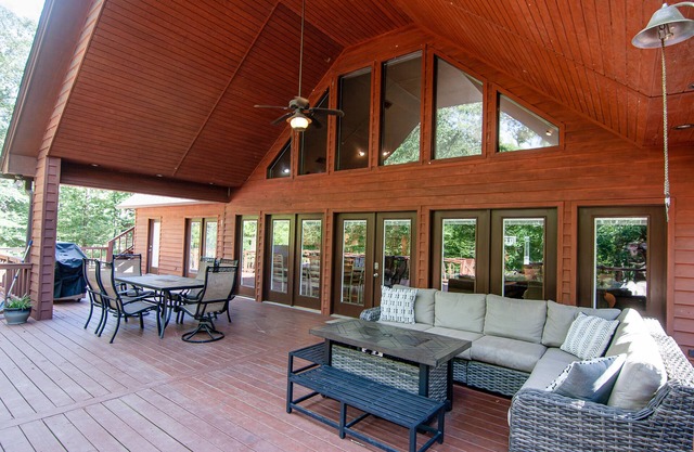 Cabin On The River, Peaceful Surroundings In Nature!