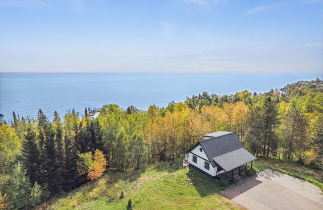 Cabin with Sauna in the Heart of the North Shore