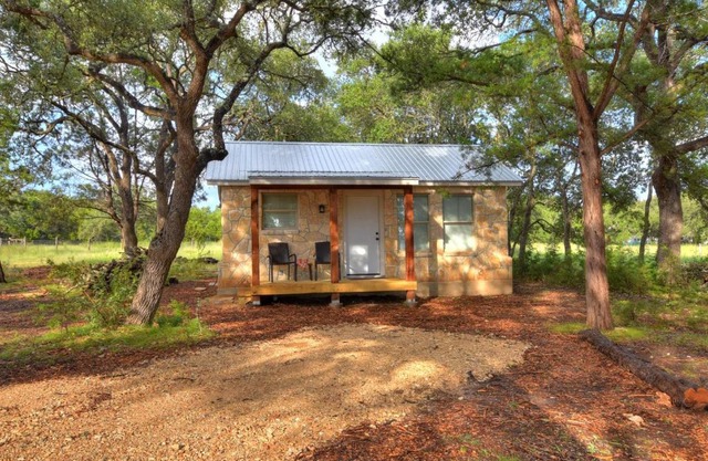 Cabins at Flite Acres - Mockingbird Cabin