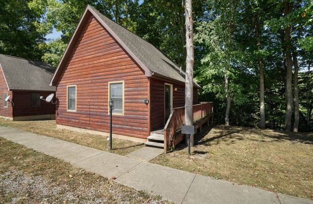 Cabins In Hocking - Retreat cabin 4