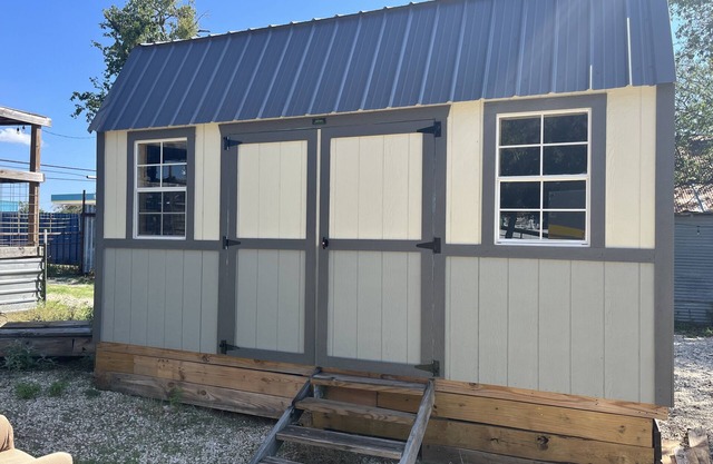 cabins in the Texas Hill Country 20 miles from Fredericksburg and kerrville