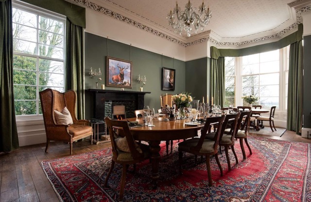 Cairnbank House - a holiday home that sleeps 10 guests in 5 bedrooms
