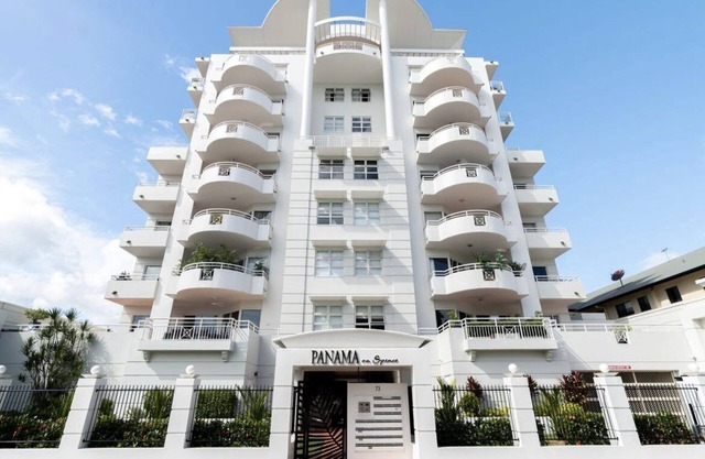 Cairns city vibe with convenient comforts. Stroll to restaurants cafes and bars