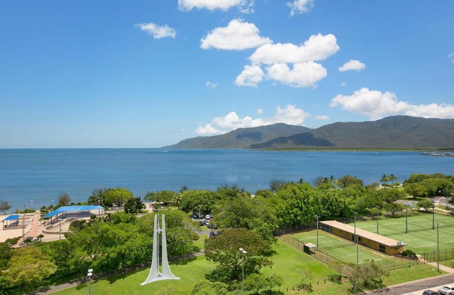 Cairns Ocean View Apartment