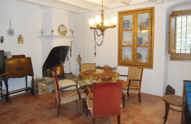 Cal Son is a house located within the urban area of ​the town of Alpens