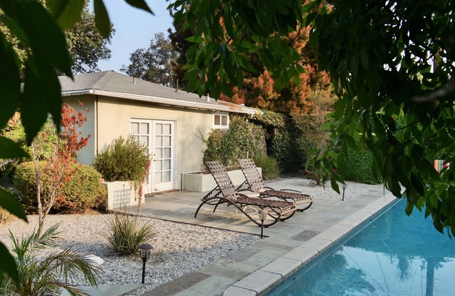 California Casual - A garden oasis in Los Angeles