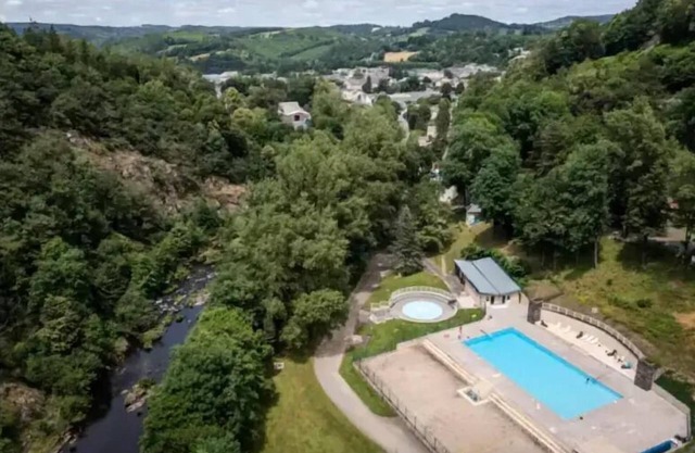 Camboussel Holiday Village * - Gîte 4/6 p - 1 bedroom - Ss Terr 6 people