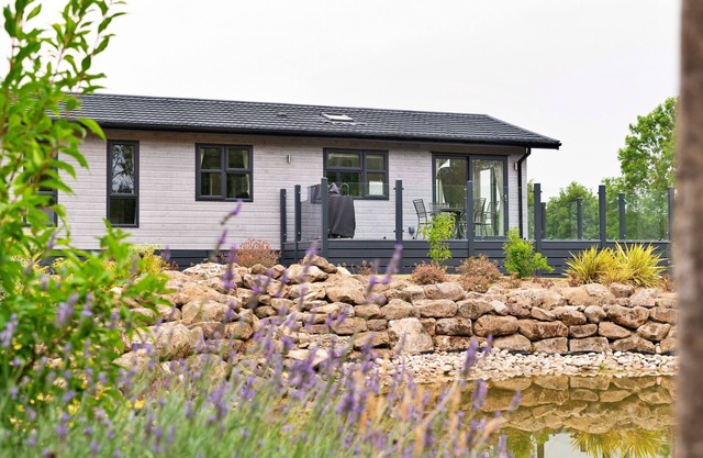 Cambridge Luxury Lodge