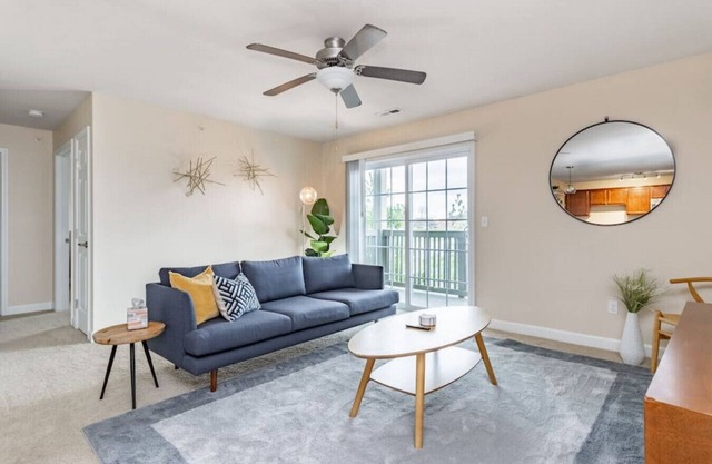 Camden 12B · ConTemporary Stay in Central Peoria