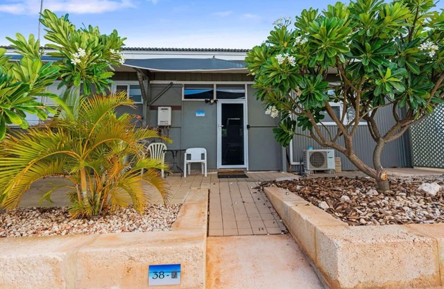 Camp David - exclusive hi-end apartment, quiet, comfy, central, and great value.