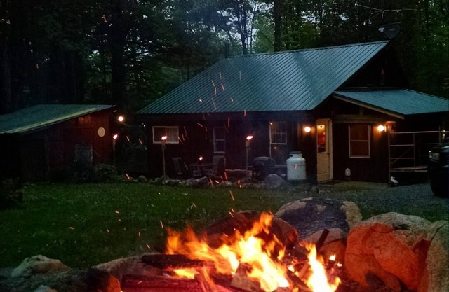 Camp Dennis - Cozy Cabin