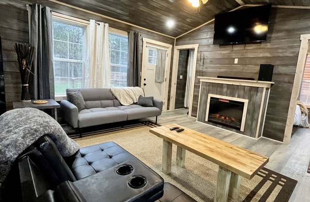 Campfire Swings Under The Stars, Nestled Under The Tall Pines. Pets Welcome!