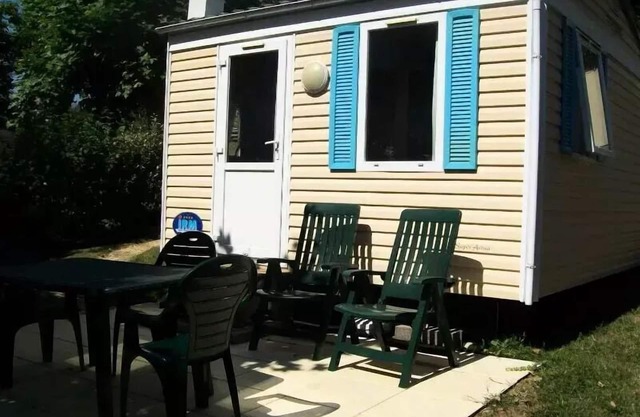 CAMPING THE BASTIDE * - Mobile Home 1 bedroom with sanitary ASTRIA 17,3 m2 2 people