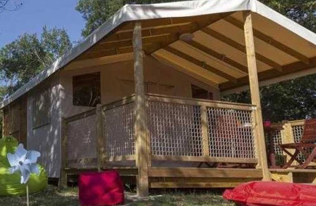 Camping 3 étoiles - Piscine - ccbahac