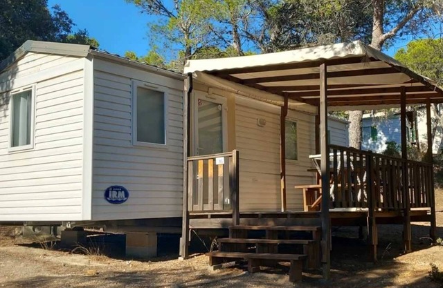 Camping 3 étoiles - Piscine - ccb0ffg