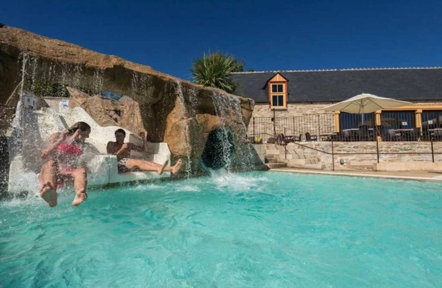 Camping 5 étoiles - Piscine - ccaaagc