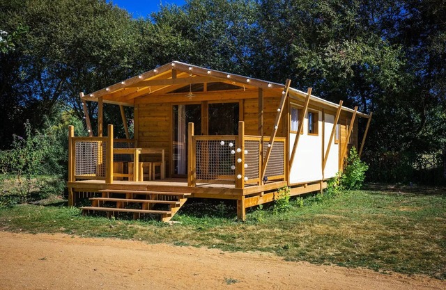 Camping de l'Etang Sites and Landscapes * - Chalet Insolite Premium Loire 2 ch. - TV 5 people