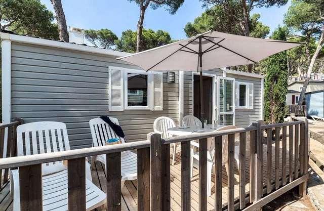 Camping La Chapelle* - Classic 3-room mobile home for 4/6 people with air conditioning