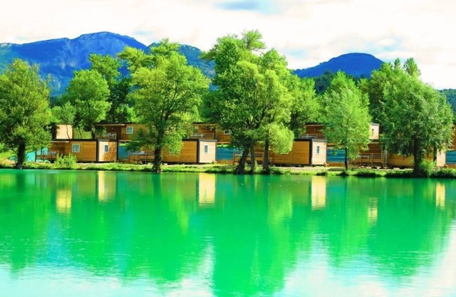 Camping Le Lac Bleu* - Floating Blue Island 2 rooms 2 people Without sanitary facilities